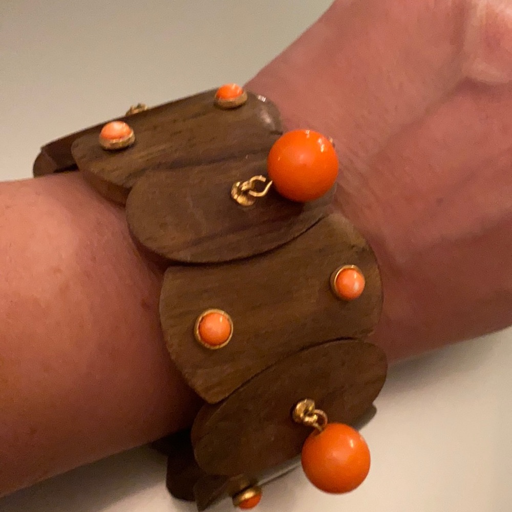 Vintage wood and coral stretch cuff bracelet